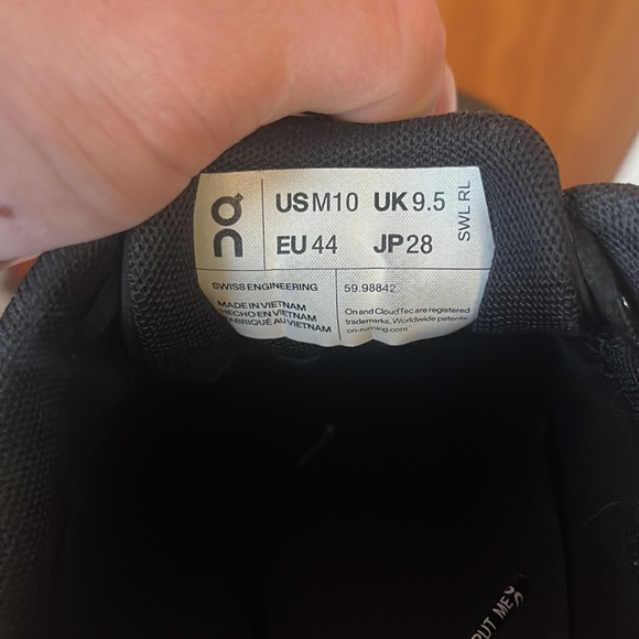 Cloud 5 All Black Shoes Men’s 10 - Picture 6 of 10